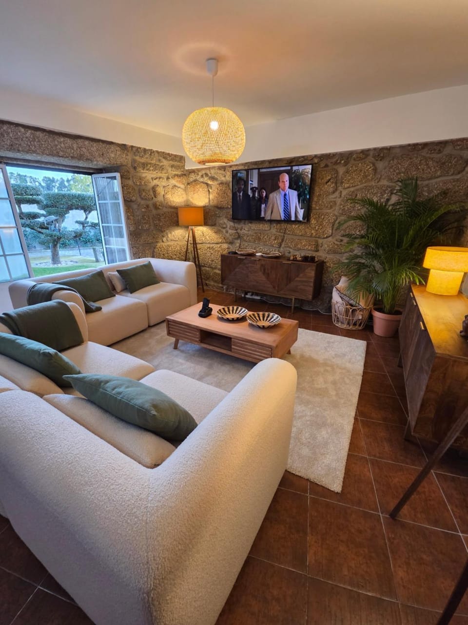 TV and multimedia, Living room, Decorative detail