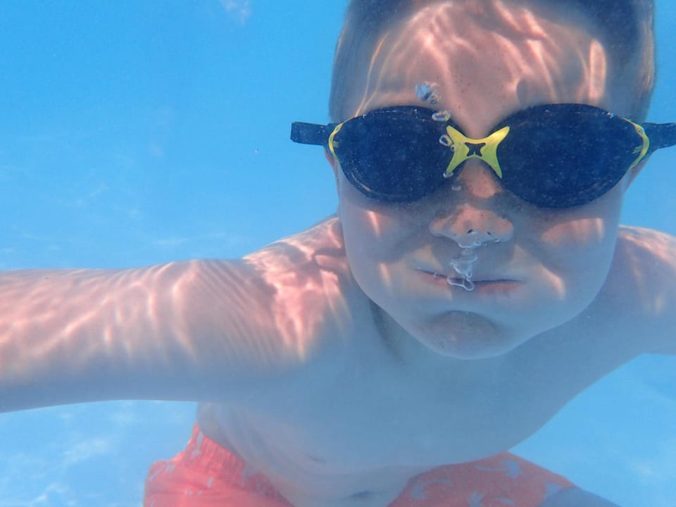 Swimming pool, young children