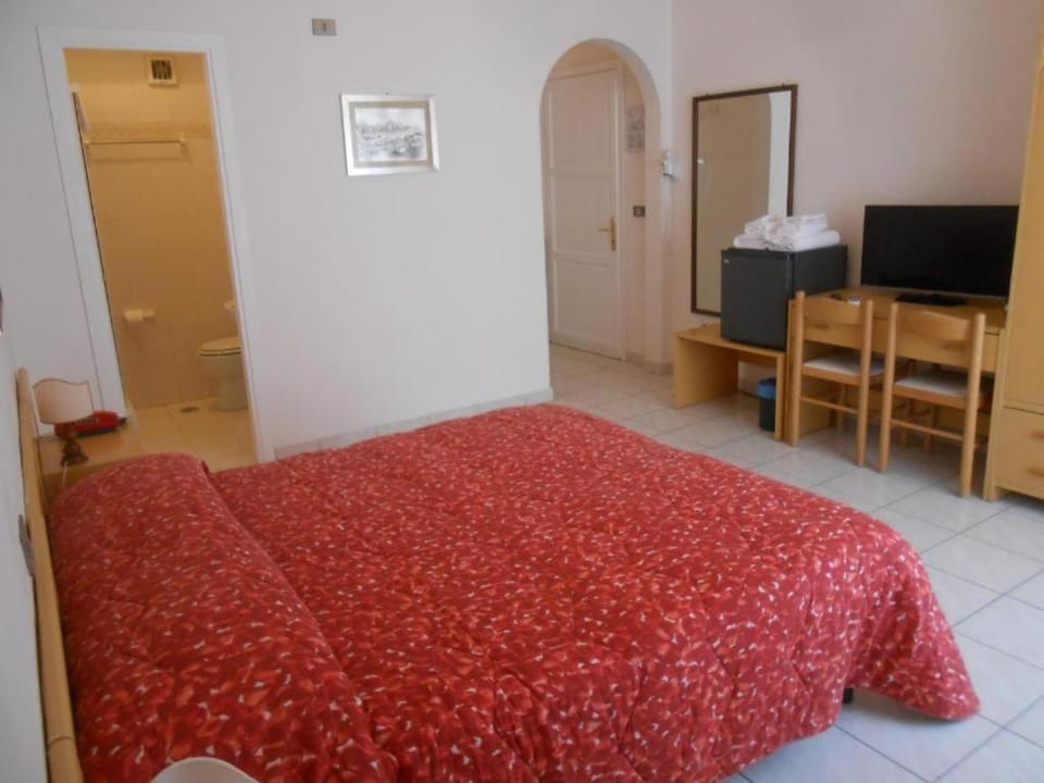 PENSIONE VERDE LUNA Bed and Breakfast in Orbetello