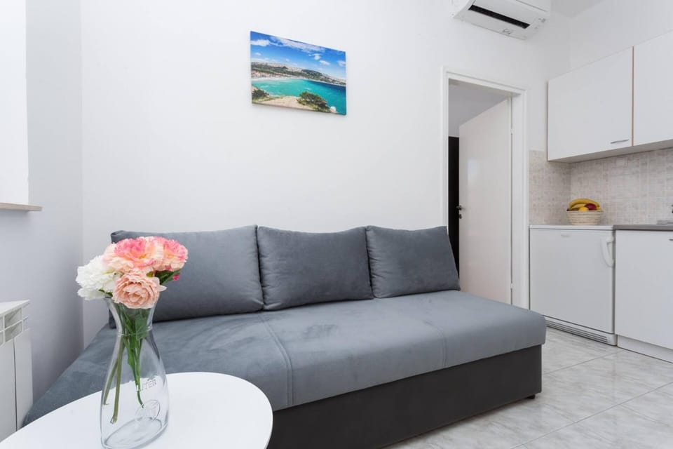 Living room, air conditioner