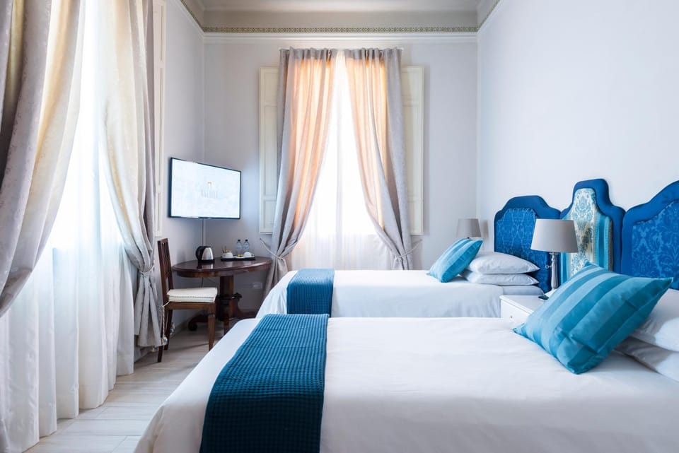 Bed, TV and multimedia, Coffee/tea facilities, Photo of the whole room, Bedroom