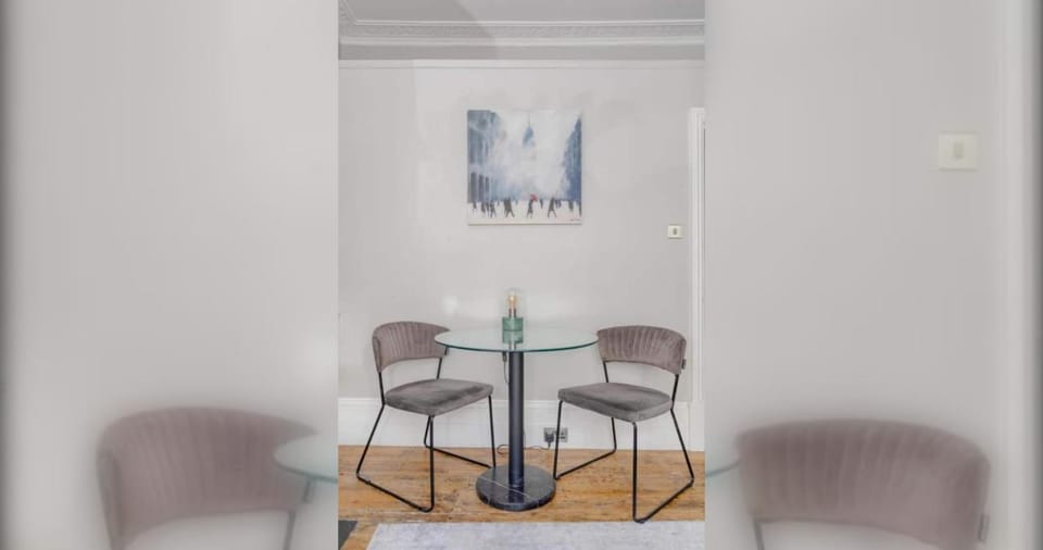 Vogue 1 bedroom Pimlico flat near Victoria Station Apartment in City of Westminster