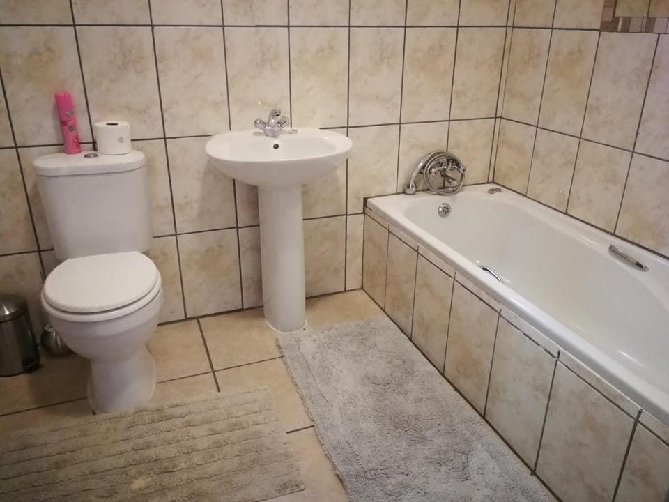 Shower, Toilet, Bathroom, Bath