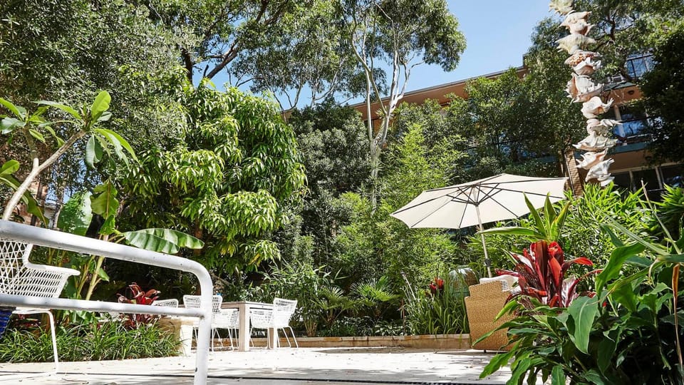 Natural landscape, Garden, Balcony/Terrace, Lounge or bar, Dining area, Pets, Guests, Dinner, Family