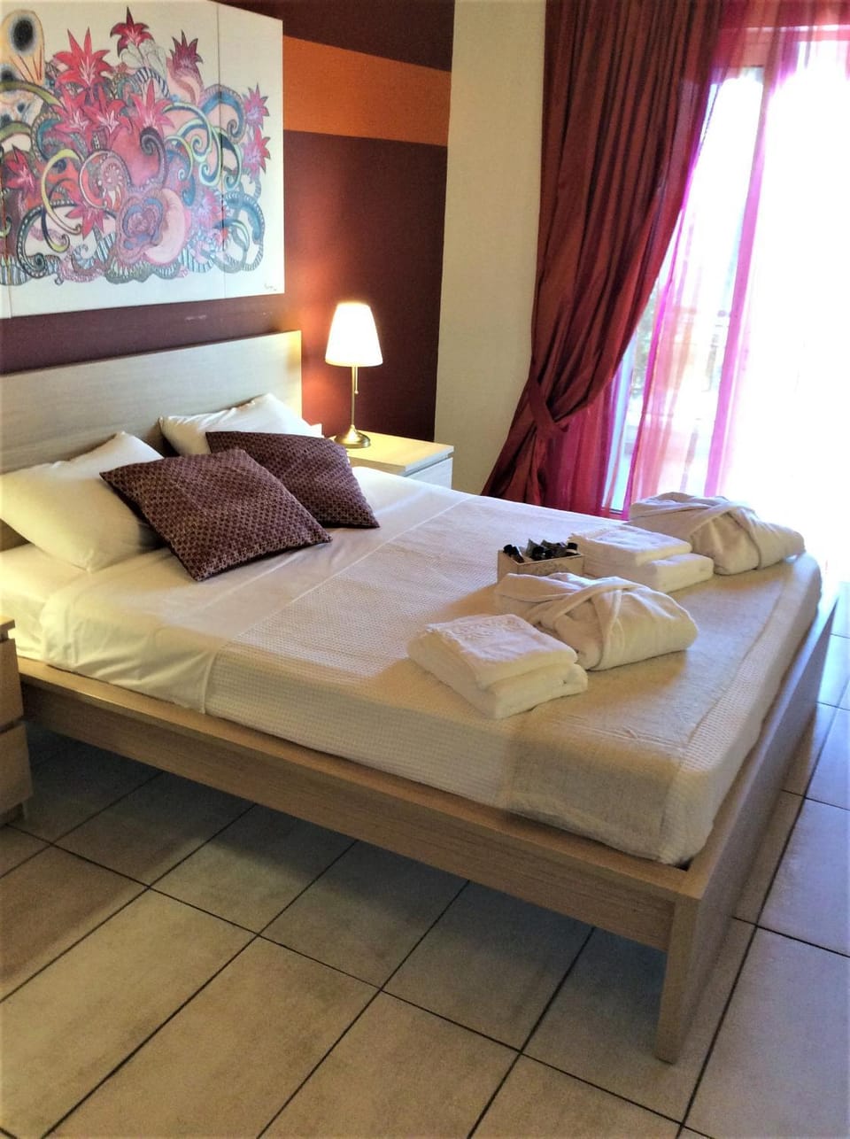 Bed, Summer, Photo of the whole room, Bedroom, Sea view, Quiet street view, towels