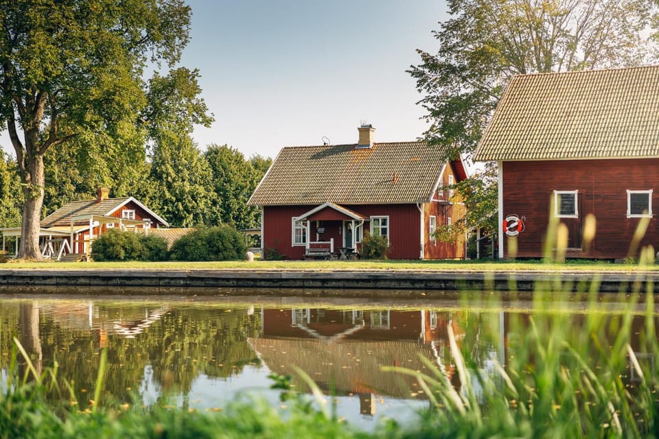 Hajstorp Slusscafé & Vandrarhem Bed and Breakfast in Västra Götaland County