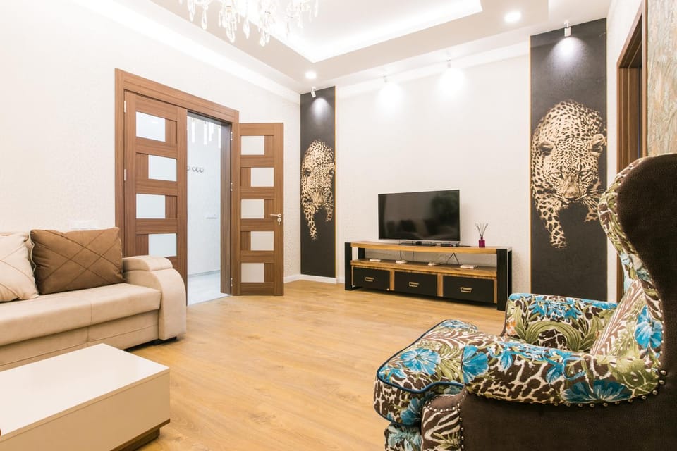 Day, TV and multimedia, Living room, Seating area, On site