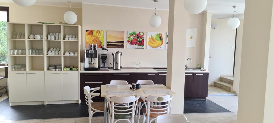 Dining area, Internal: Not applicable to any particular room