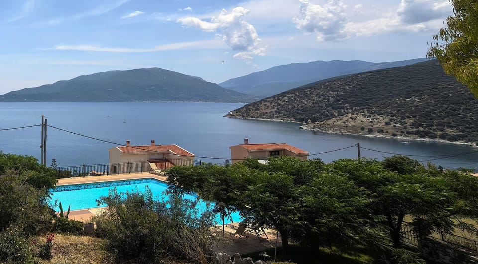 Day, Pool view