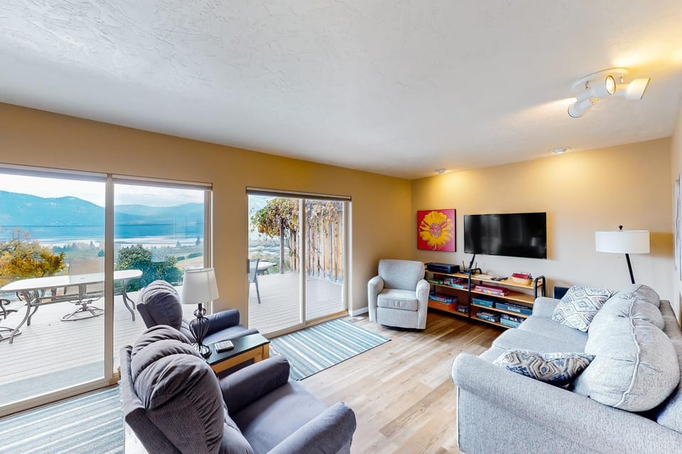 Lake View Rambler House in Manson