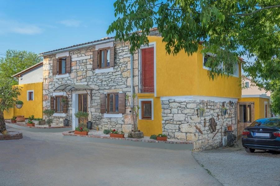Holiday Home Mandula House in Istria County
