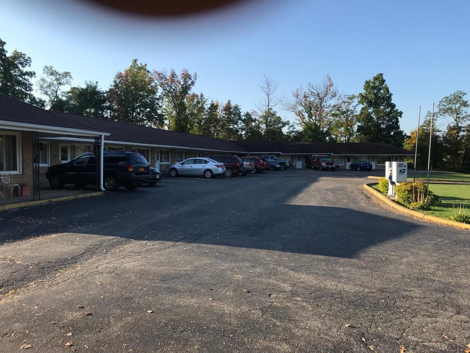 Angola Motel Motel in Angola on the Lake