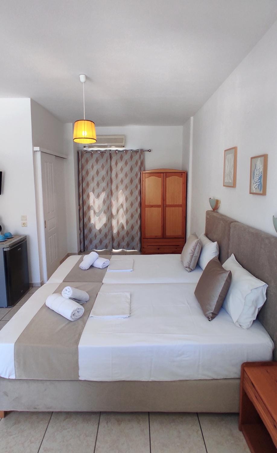 Bed, Photo of the whole room, Bedroom, towels, wardrobe
