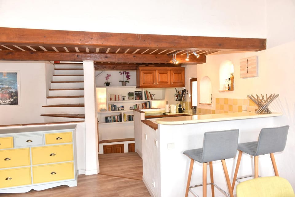 Library, kitchen