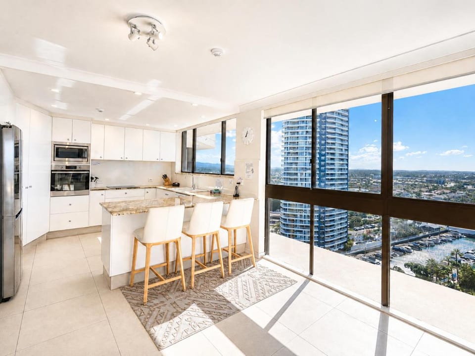 View (from property/room), Mountain view, River view, Sea view, kitchen