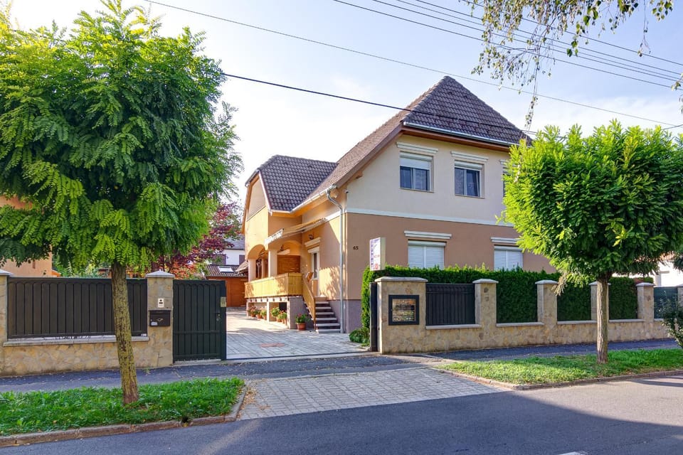 Summer, Garden view, Quiet street view, Inner courtyard view