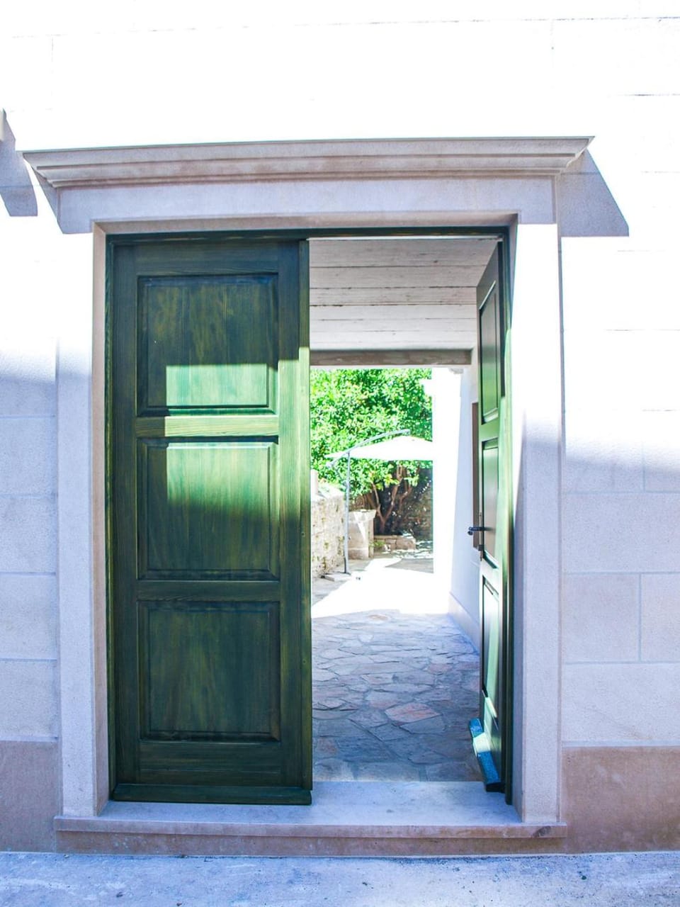 Facade/entrance