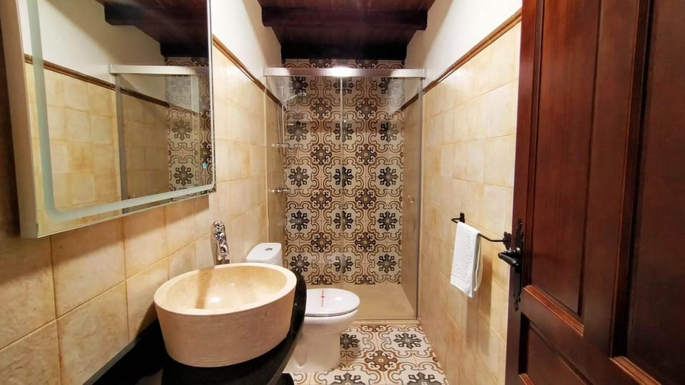 Shower, Bathroom, internet, towels