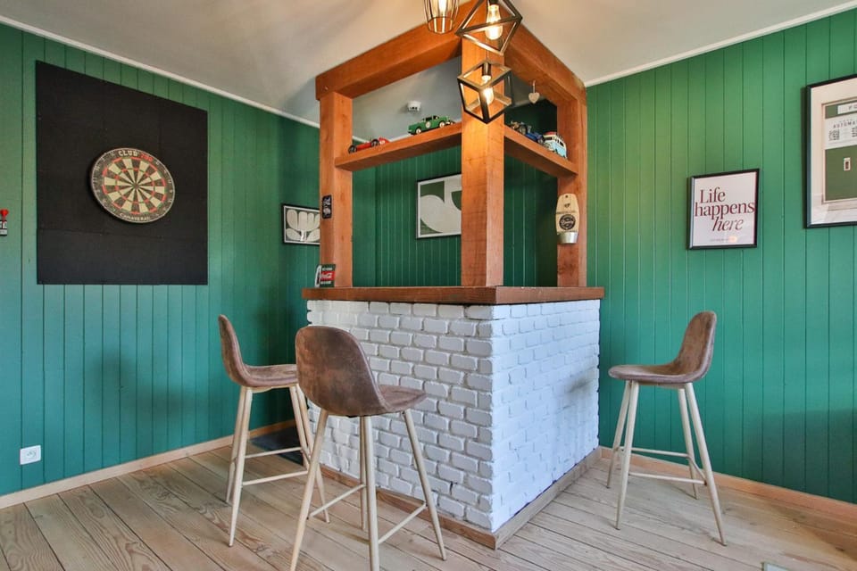 Lounge or bar