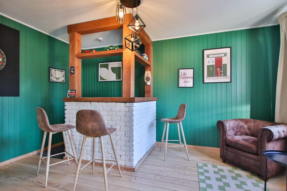 Lounge or bar