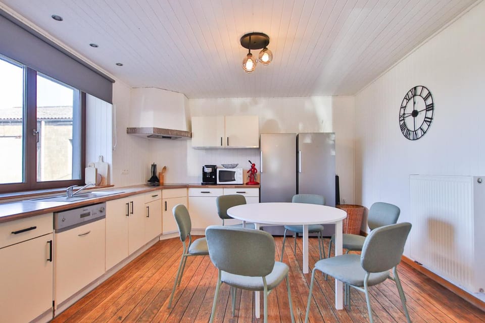 Kitchen or kitchenette, Dining area, dishwasher, oven, stove, toaster