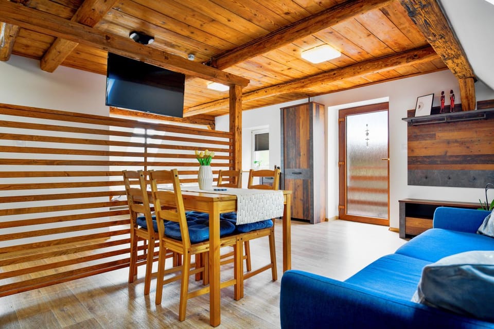 TV and multimedia, Kitchen or kitchenette, Seating area, Dining area