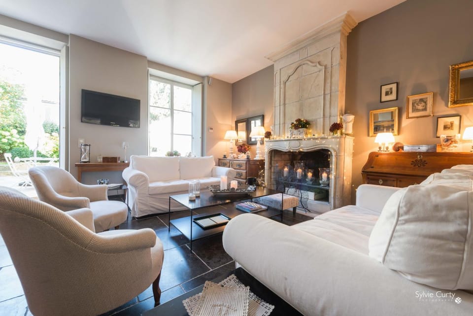 Entre Hotes Bed and Breakfast in La Rochelle
