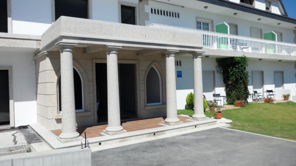 Hostal La Paz Bed and Breakfast in O Morrazo