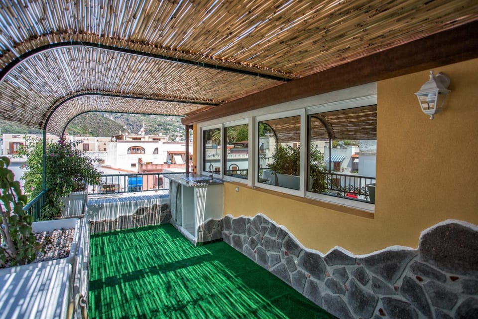 Property building, Balcony/Terrace