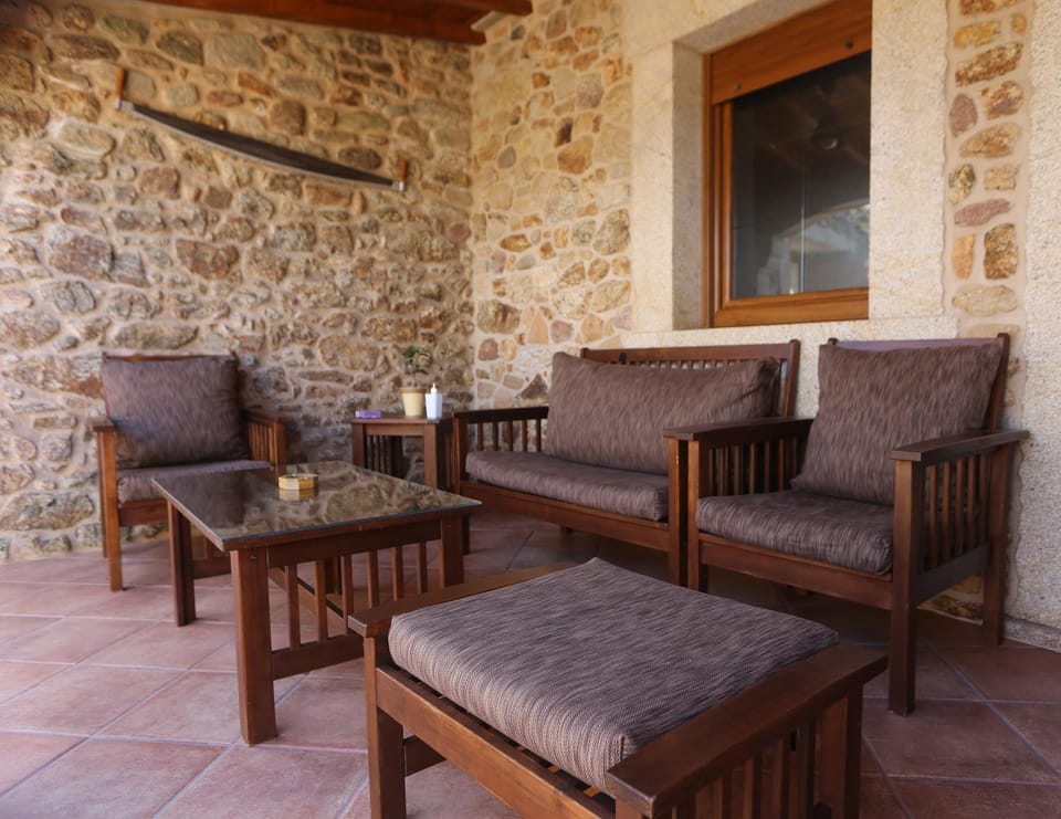 Casal Pedrajás House in Terra de Soneira