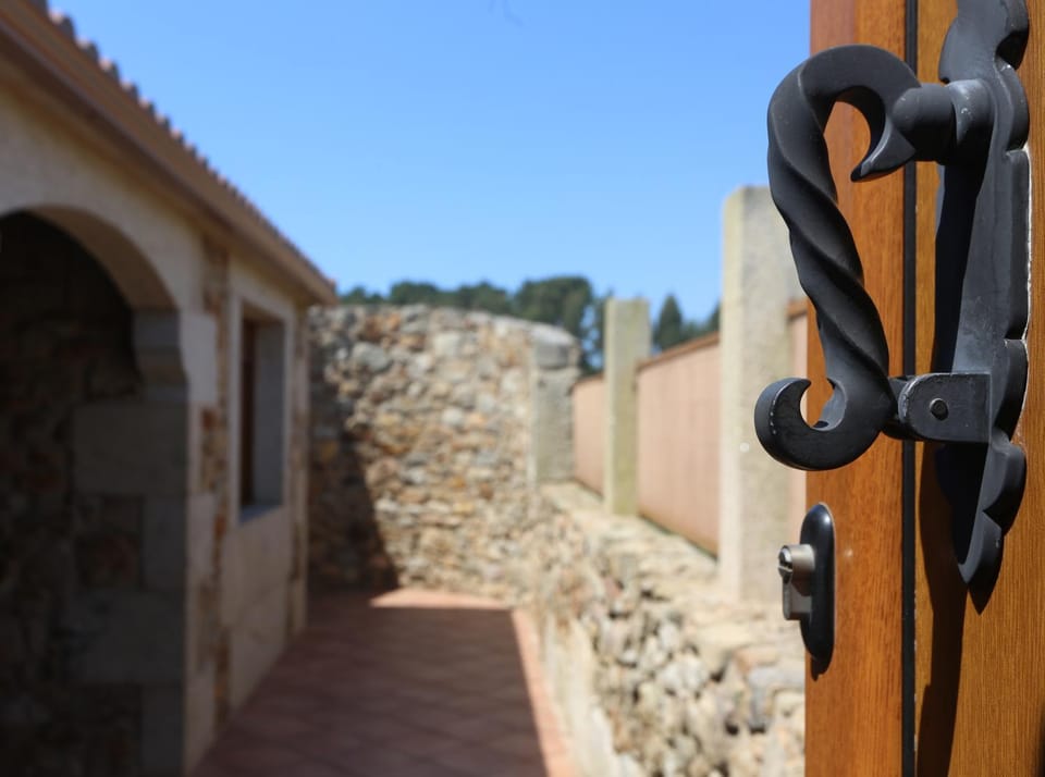 Casal Pedrajás House in Terra de Soneira