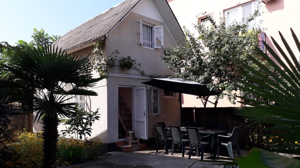 Facade/entrance, On site, Garden view