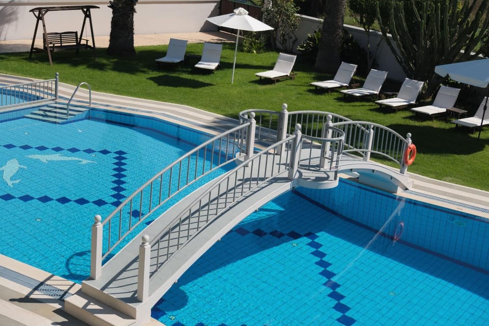 Day, Pool view, Swimming pool, sunbed