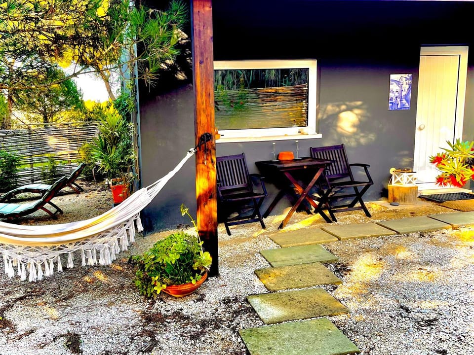 Patio, Day, Garden