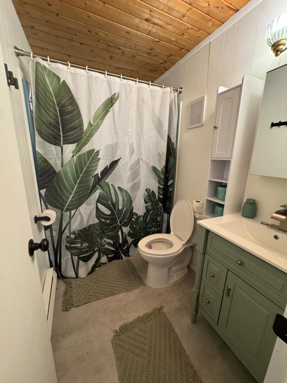 Shower, Toilet, Bathroom, towels