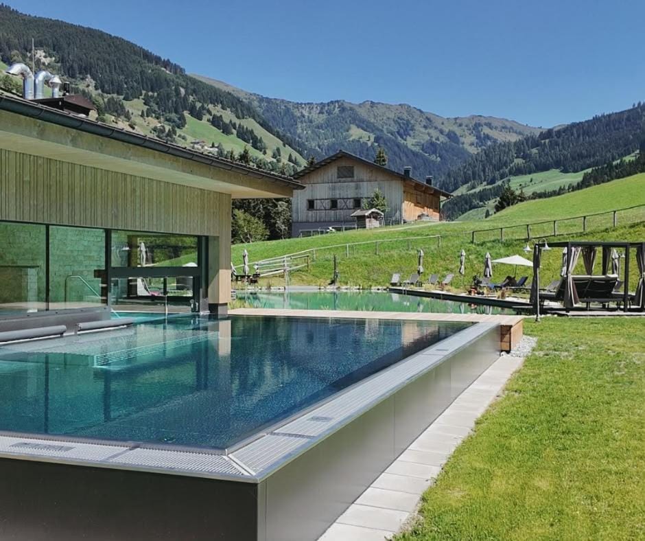 Mountain view, Swimming pool