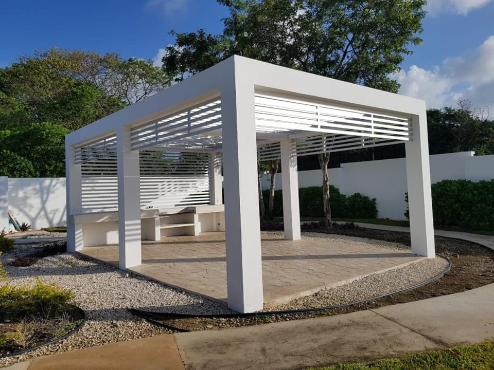 Off site, Area and facilities