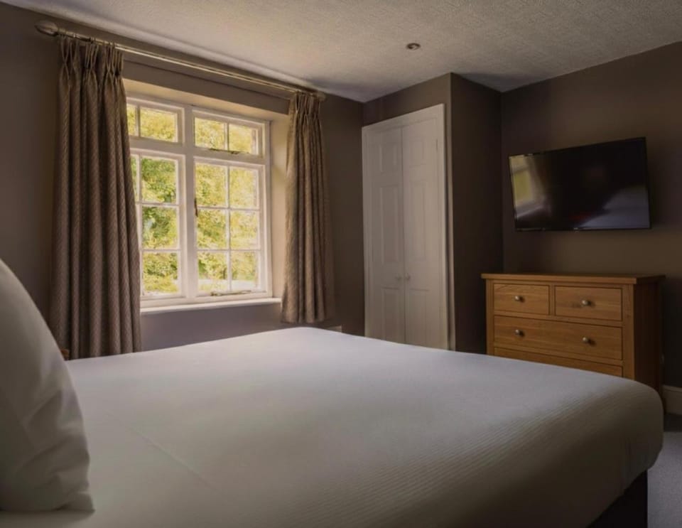 TV and multimedia, Bedroom, storage