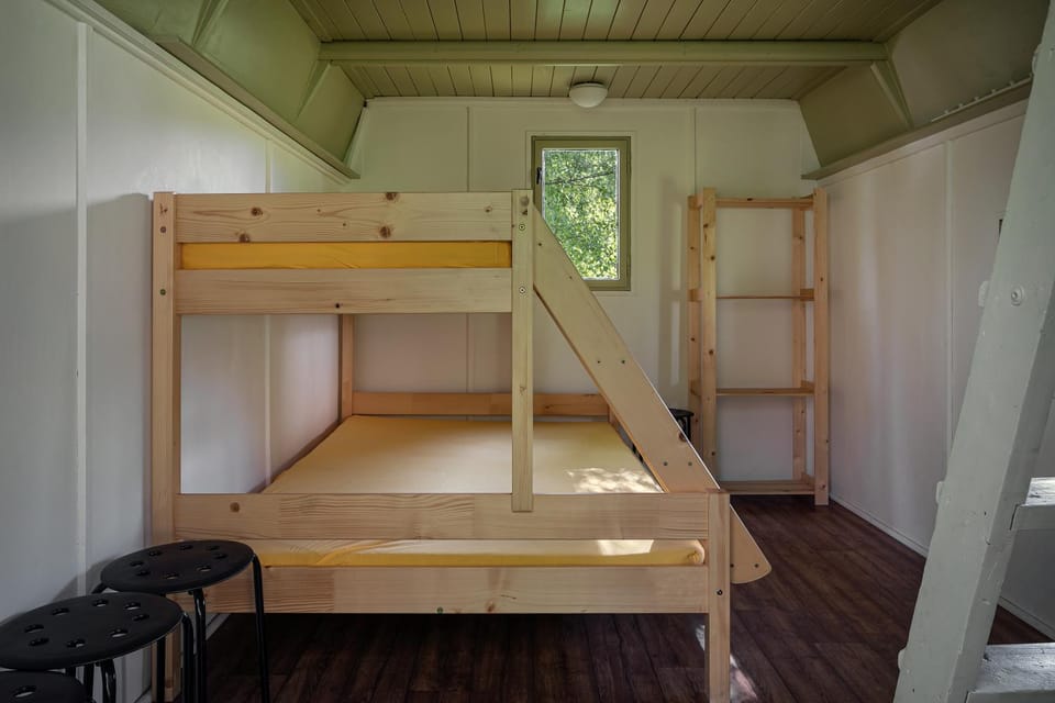 Photo of the whole room, Bedroom, bunk bed