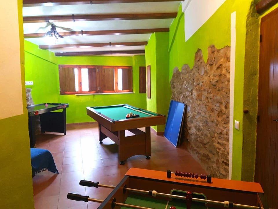 Billiard, Game Room
