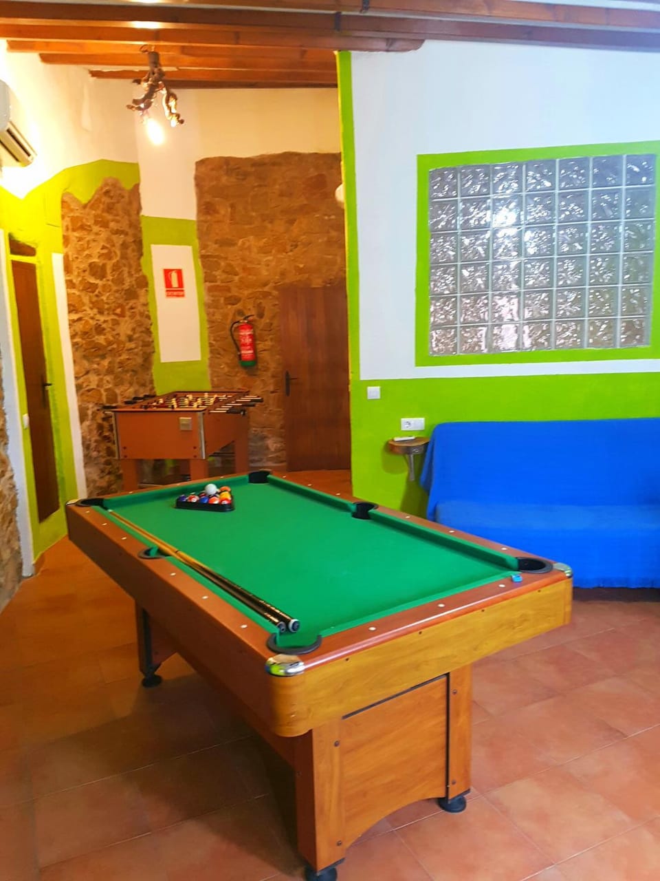 Billiard, Game Room