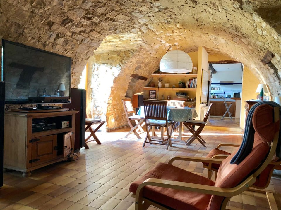 TV and multimedia, View (from property/room), Living room, Seating area, Dining area, Evening entertainment