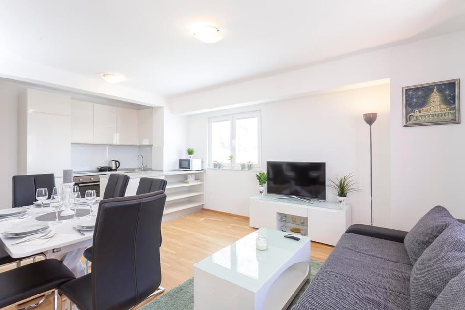 Apartments Dora Apartment in Makarska