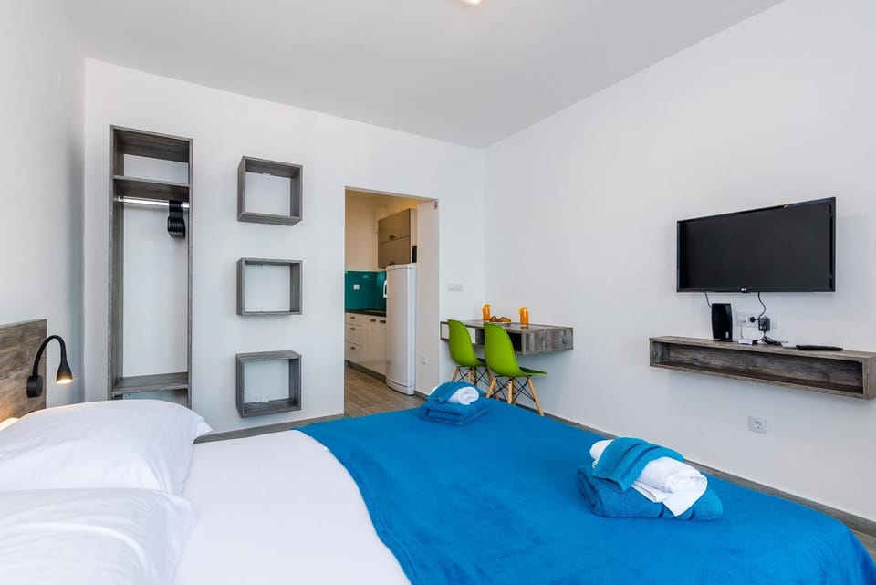 TV and multimedia, Bedroom