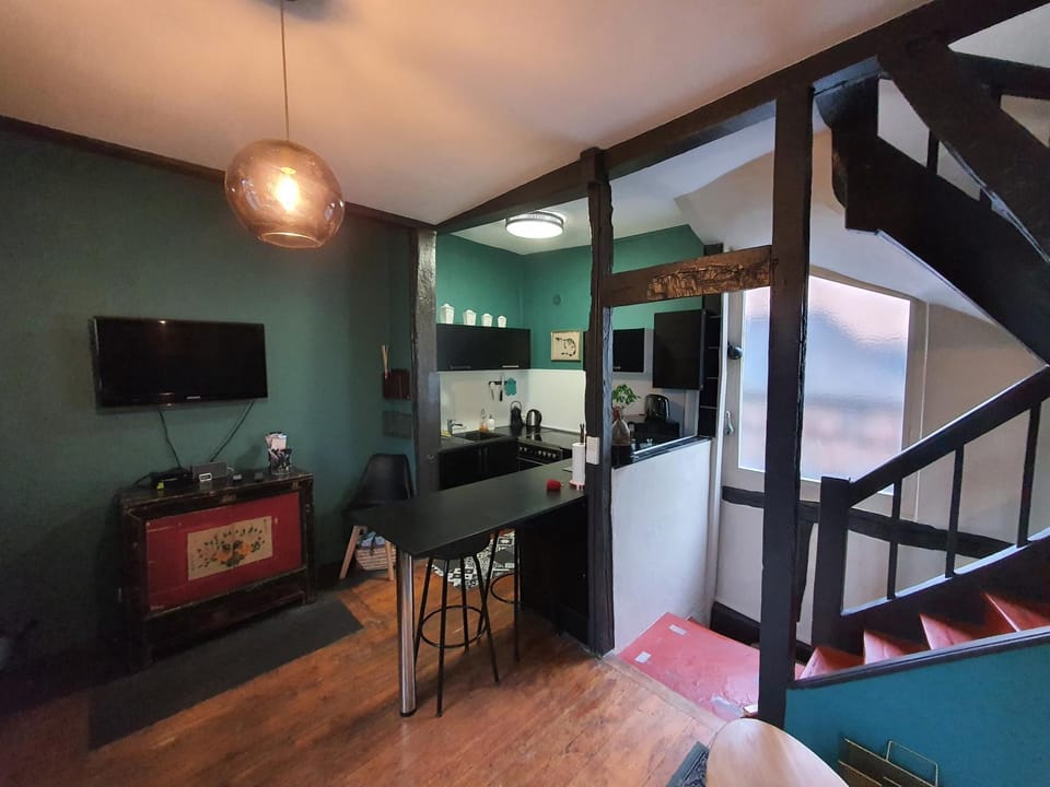 Appartement typique Rouen centre avec parking gratuit Apartment in Rouen