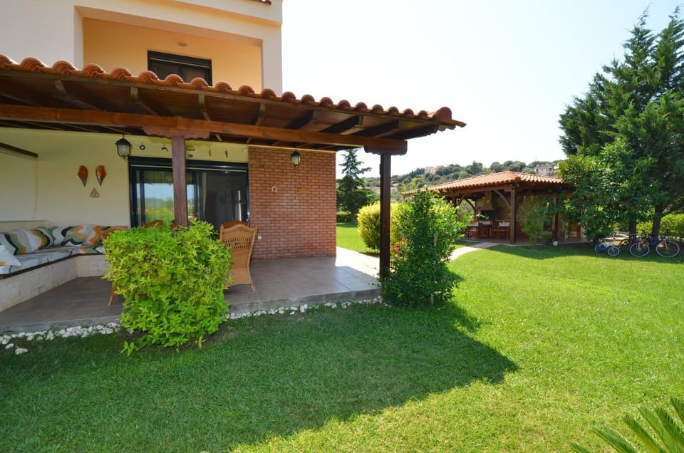 BBQ facilities, Garden, Balcony/Terrace