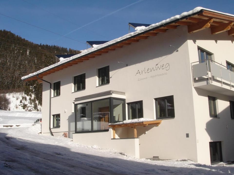 Facade/entrance, Winter