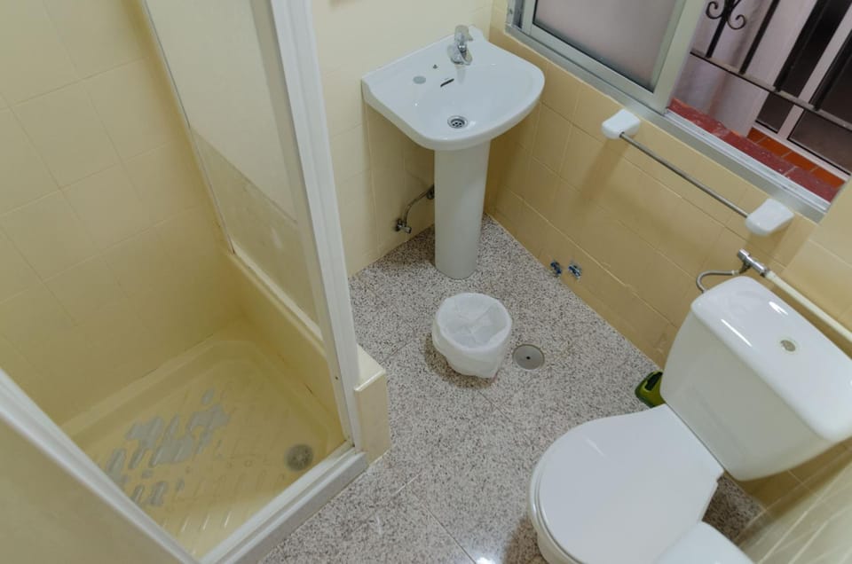 Hospedaje Lisboa Algeciras P Ca 0214 y A Ca 0232 Bed and Breakfast in Algeciras