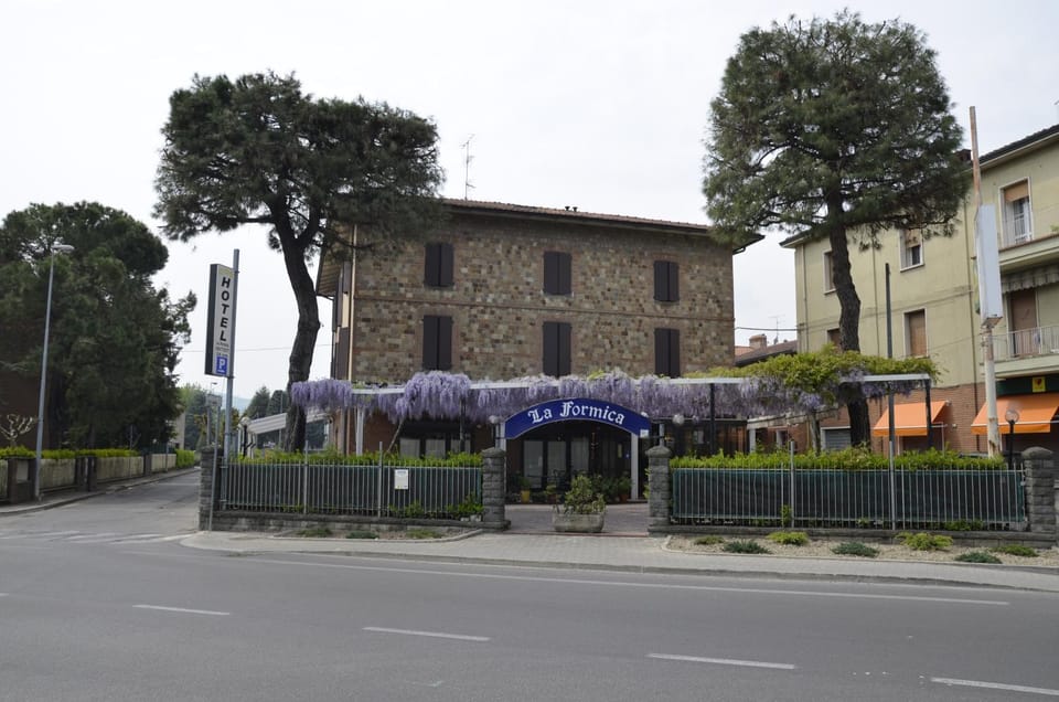Facade/entrance