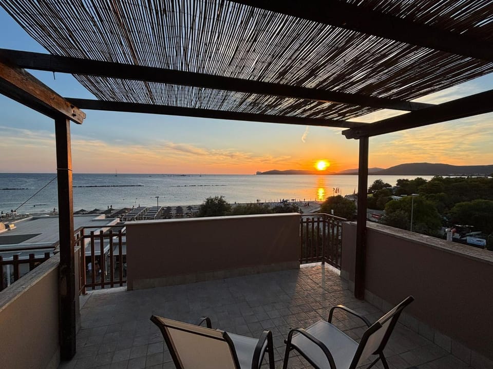 Balcony/Terrace, Sea view, Sunset